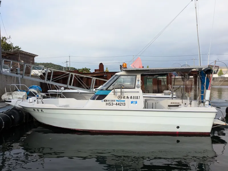 私たちの散骨船とサービス