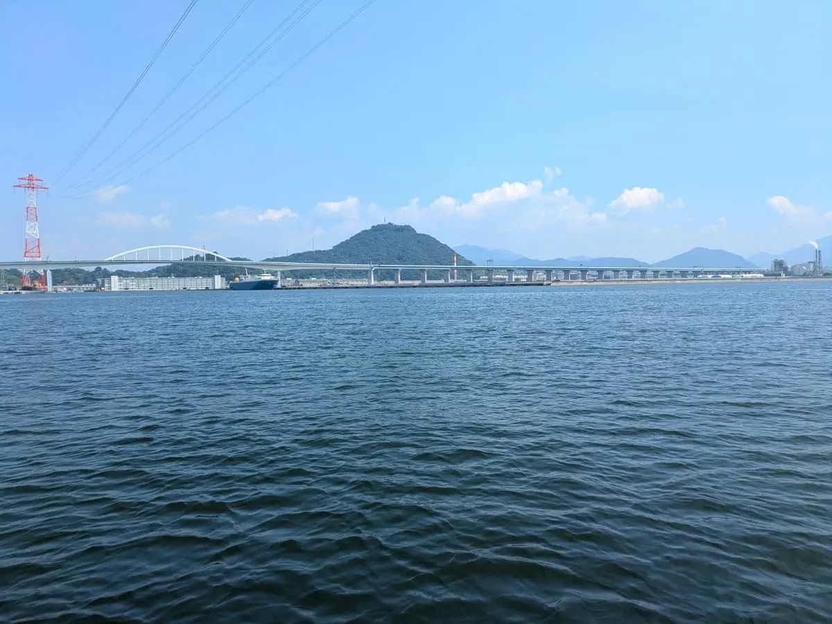 ご利用の流れを表す穏やかな海の風景